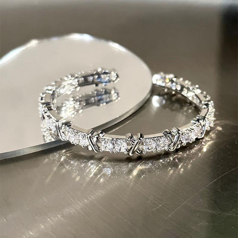 New letter bracelet high sense light luxury temperament bracelet Internet celebrity same versatile jewelry women
New letter bracelet high sense light luxury temperament bracelet Internet celebrity same versatile jewelry women