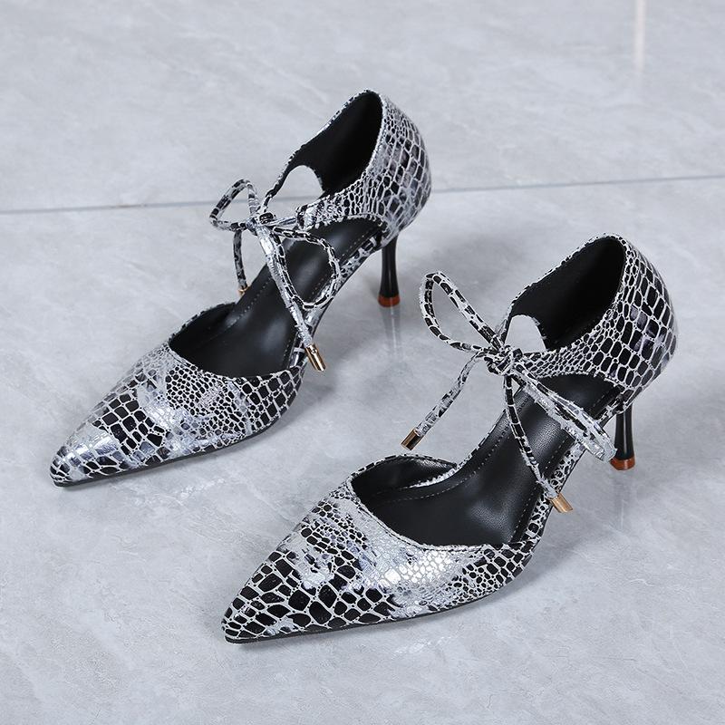 Summer new large-size thick-soled sports front lace-up round head breathable sports shoes Roman style 42 срібний
Summer new large-size thick-soled sports front lace-up round head breathable sports shoes Roman style 42 срібний