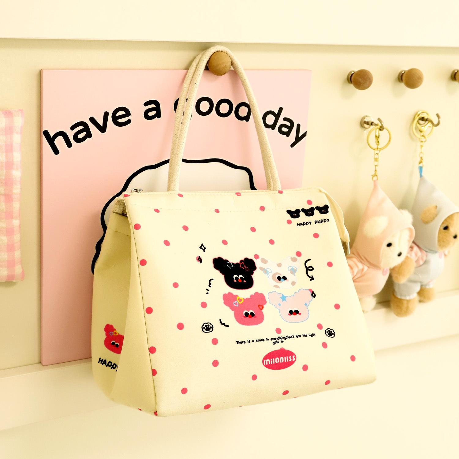 High-value cute lunch box bag Office workers and students carry aluminum foil thermal insulation lunch box bag Portable large-capacity portable bag синій
High-value cute lunch box bag Office workers and students carry aluminum foil thermal insulation lunch box bag Portable large-capacity portable bag синій