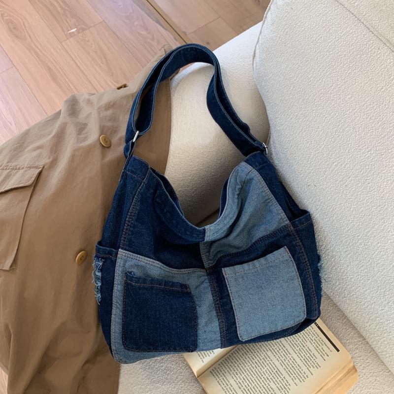 Denim canvas bag for women, crossbody bag, versatile patchwork Japanese retro messenger bag, shoulder bag, college student schoo темно-синього кольору
Denim canvas bag for women, crossbody bag, versatile patchwork Japanese retro messenger bag, shoulder bag, college student schoo темно-синього кольору