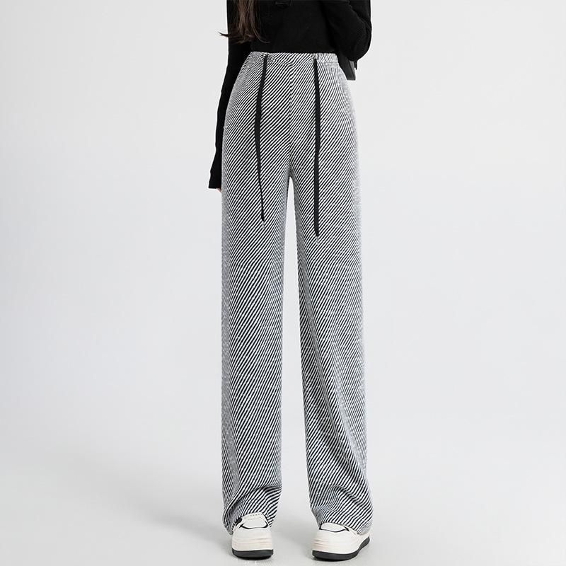 Autumn/Winter 2025 Plus-Size High-Waisted Striped Wide-Leg Slim Casual Pants for Women Extra Large
Autumn/Winter 2025 Plus-Size High-Waisted Striped Wide-Leg Slim Casual Pants for Women Extra Large