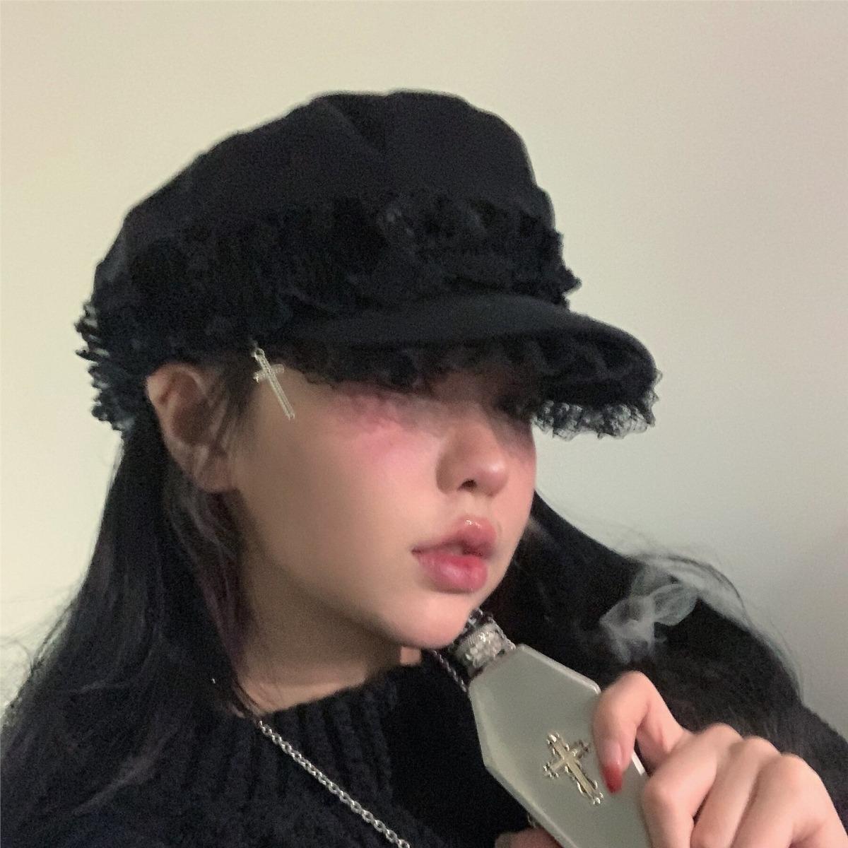 Y2K Lace Hat for Women Cool Hat 2000s Chauffeur Hat Elegant Newsboys Hat Crucifix Pendant Black Dome Painter Hat
Y2K Lace Hat for Women Cool Hat 2000s Chauffeur Hat Elegant Newsboys Hat Crucifix Pendant Black Dome Painter Hat