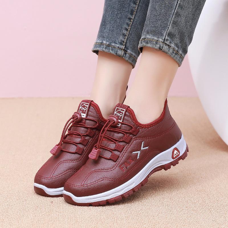 Winter old Beijing cotton shoes, women s leather waterproof mother cotton shoes, fleece thickened walking shoes, non-slip and warm women scotton boots 42 червоний
Winter old Beijing cotton shoes, women s leather waterproof mother cotton shoes, fleece thickened walking shoes, non-slip and warm women scotton boots 42 червоний