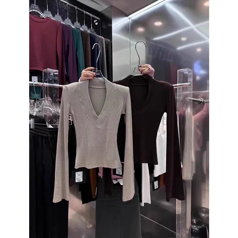 Deep Neck Brushed Long Sleeve Slimming Top for Women Oatmeal Version
Deep Neck Brushed Long Sleeve Slimming Top for Women Oatmeal Version