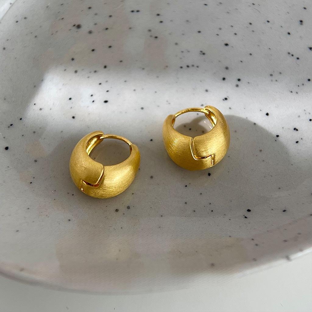 BF CLUB 925 Sterling Silver Earrings For Women Trendy Gold Ball Shinning Earring Jewelry Prevent Allergy Party Accessories
BF CLUB 925 Sterling Silver Earrings For Women Trendy Gold Ball Shinning Earring Jewelry Prevent Allergy Party Accessories