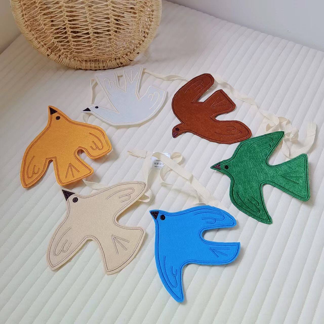 Nordic Ins Style Bird Hanging Decor, Cute Wall Fabric Bunt Ornament for Kids Room Baby Nursery Nursery Wall Hanging Decoration
Nordic Ins Style Bird Hanging Decor, Cute Wall Fabric Bunt Ornament for Kids Room Baby Nursery Nursery Wall Hanging Decoration