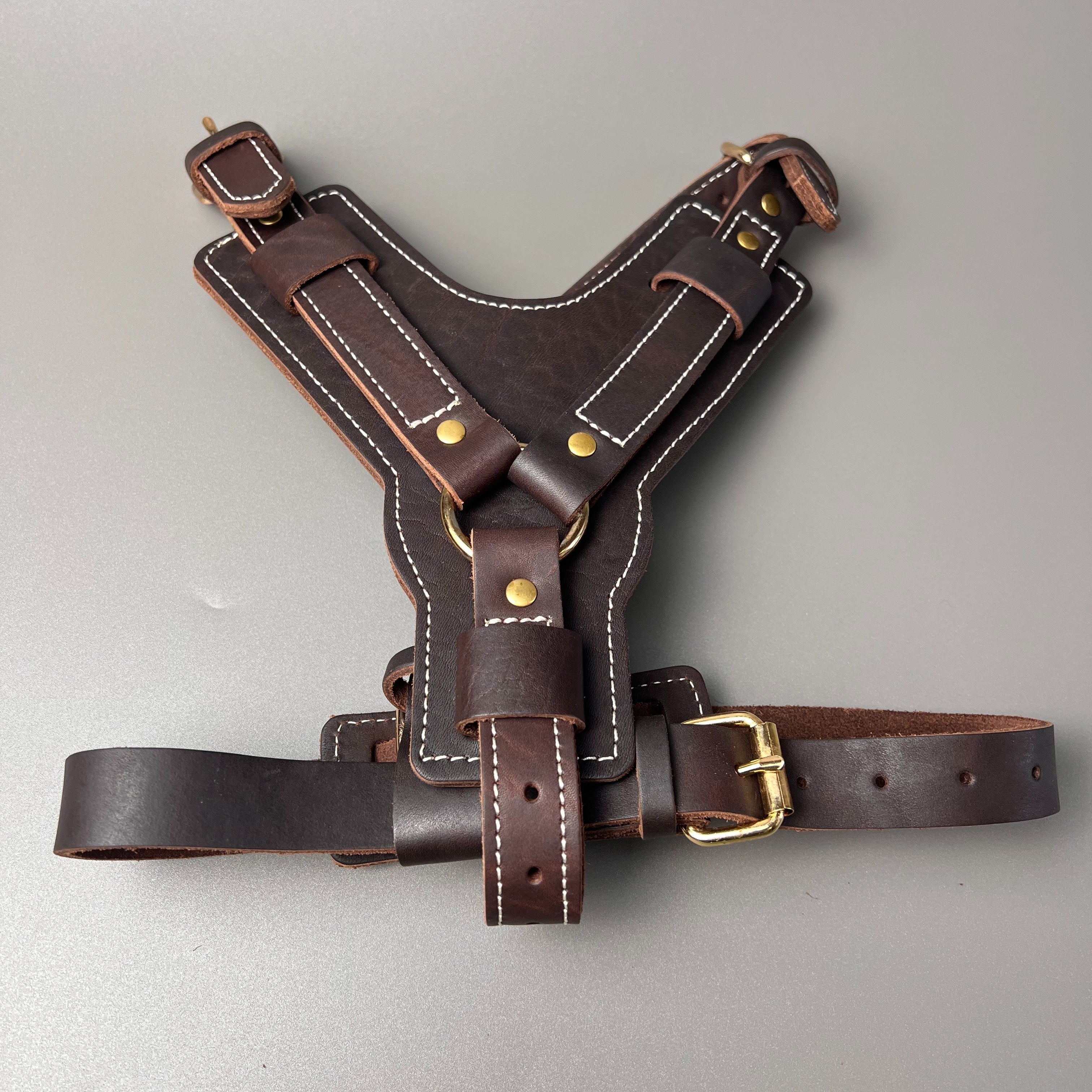 Genuine Leather Y-Shaped Dog Harness Adjustable Neck Chest Pull-Proof, Durable for Large Dogs Handcrafted Full Grain Leather L
Genuine Leather Y-Shaped Dog Harness Adjustable Neck Chest Pull-Proof, Durable for Large Dogs Handcrafted Full Grain Leather L
