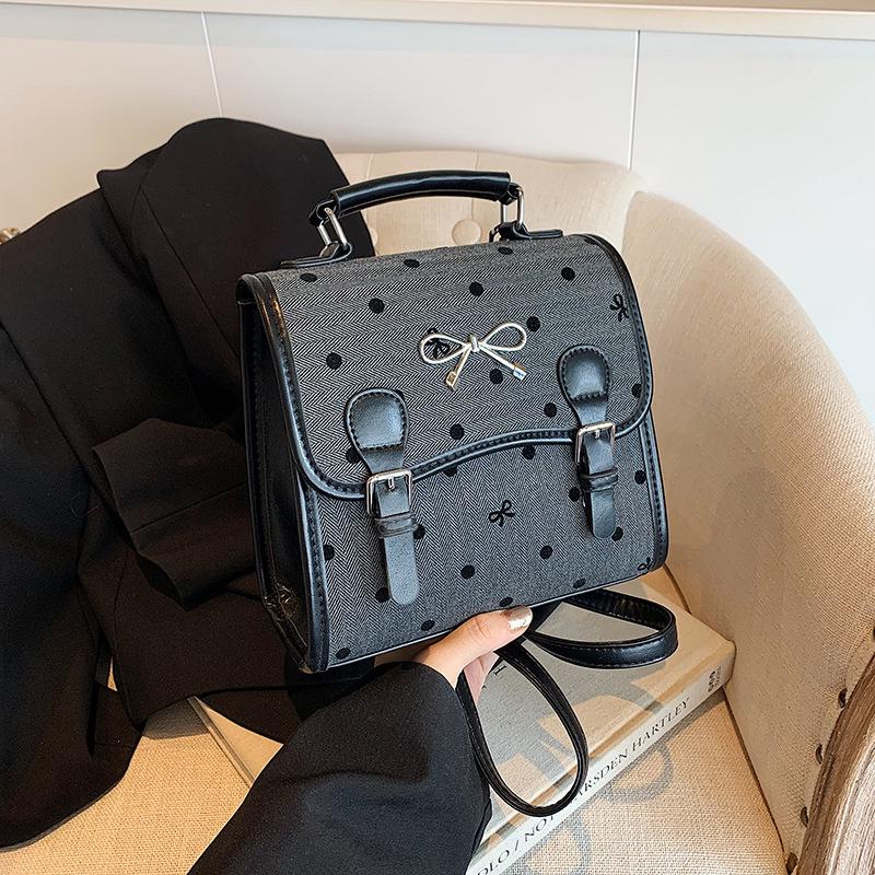 Трендовый рюкзак в горошек для колледжа для женщин 2024 года - Универсальная сумка на одно плечо и через плечо
Трендовый рюкзак в горошек для колледжа для женщин 2024 года - Универсальная сумка на одно плечо и через плечо