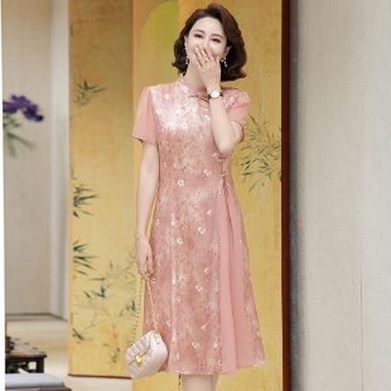 Elegant 2026 Summer Chiffon Dress for Petite Mothers: Short-Sleeved, Dignified Style for Mid-Aged & Elderly Women 4XL розовый
Elegant 2026 Summer Chiffon Dress for Petite Mothers: Short-Sleeved, Dignified Style for Mid-Aged & Elderly Women 4XL розовый