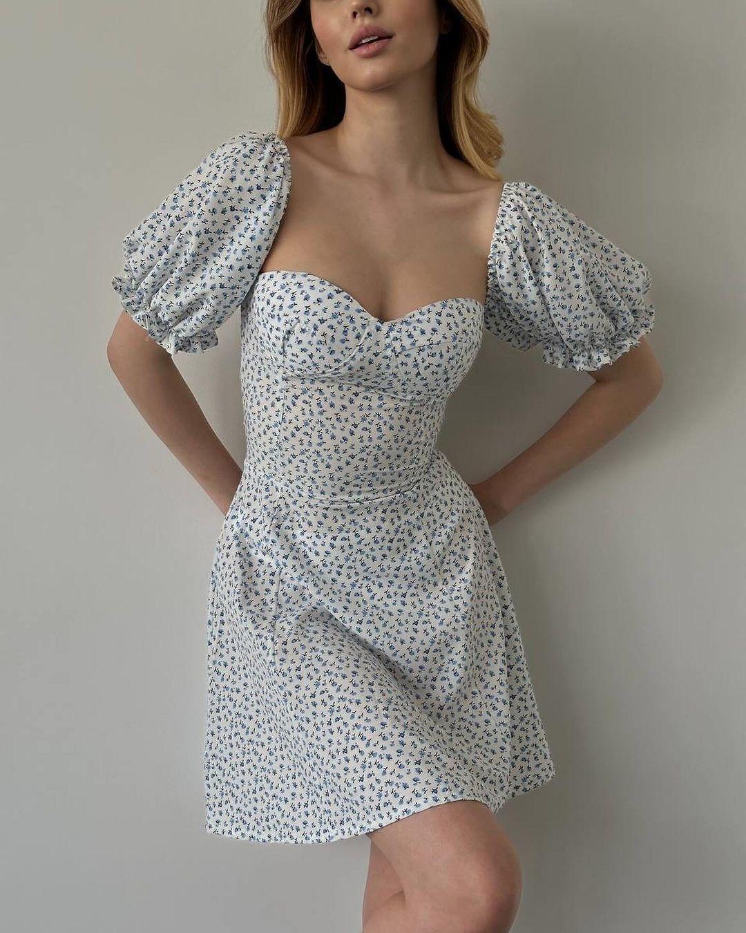 Spring And Summer Women S Clothing Lace-Up Retro Floral High-Waisted Bubble Sleeve French Dress XXXL
Spring And Summer Women S Clothing Lace-Up Retro Floral High-Waisted Bubble Sleeve French Dress XXXL