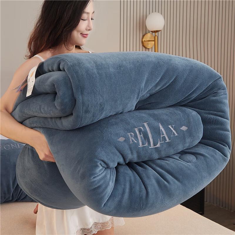 Oeny Four-Hole Fiber Winter Duvet
Oeny Four-Hole Fiber Winter Duvet