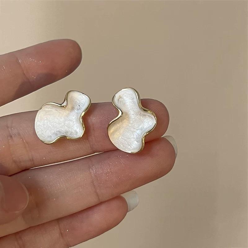 Silver needle ins cloud drop glaze enamel stud earrings niche design sense simple temperament earrings personalized flower earrings
Silver needle ins cloud drop glaze enamel stud earrings niche design sense simple temperament earrings personalized flower earrings