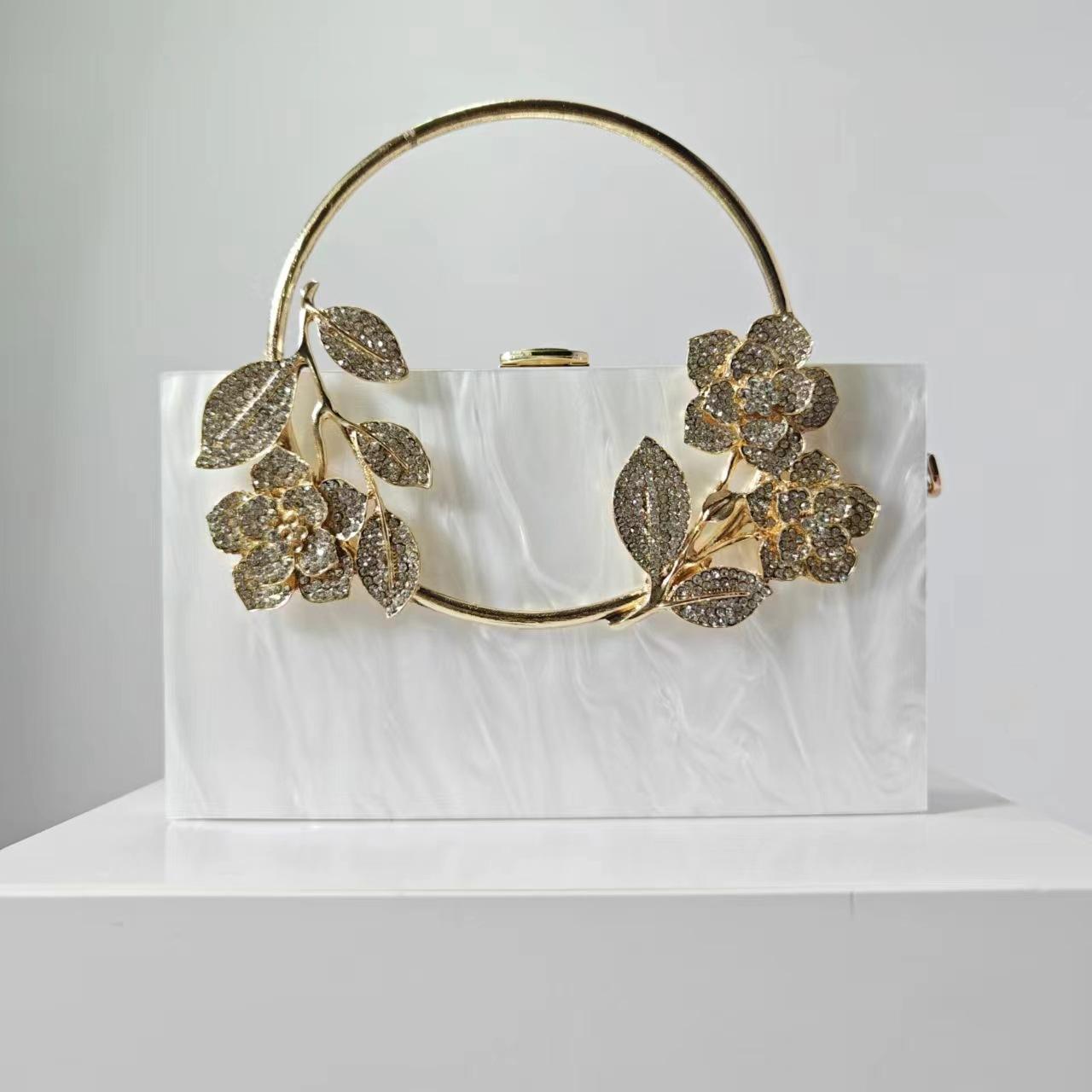 Flower acrylic dinner bag single shoulder diagonal span wedding banquet clutch bag chain bag белый
Flower acrylic dinner bag single shoulder diagonal span wedding banquet clutch bag chain bag белый