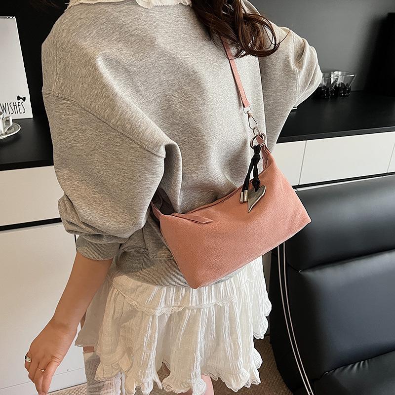 Fashion niche high-end bag women s 2025 new versatile shoulder underarm bag going out small bag
Fashion niche high-end bag women s 2025 new versatile shoulder underarm bag going out small bag