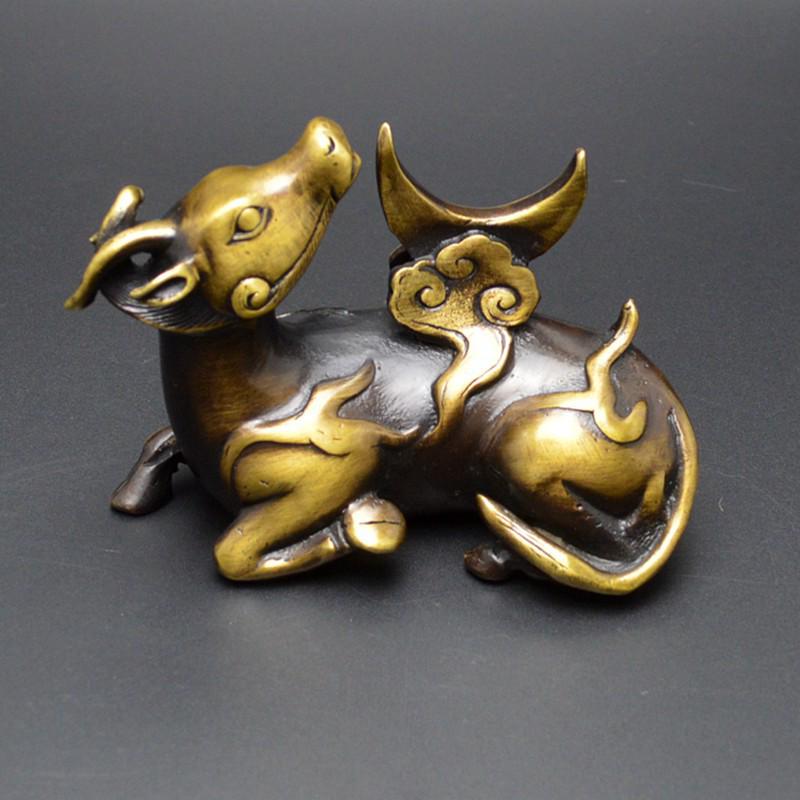 Brass Rhinoceros Moon Gazing Pen Holder - Artistic Home Office Decor Gift 14x6x10 cm, Weight 800g
Brass Rhinoceros Moon Gazing Pen Holder - Artistic Home Office Decor Gift 14x6x10 cm, Weight 800g