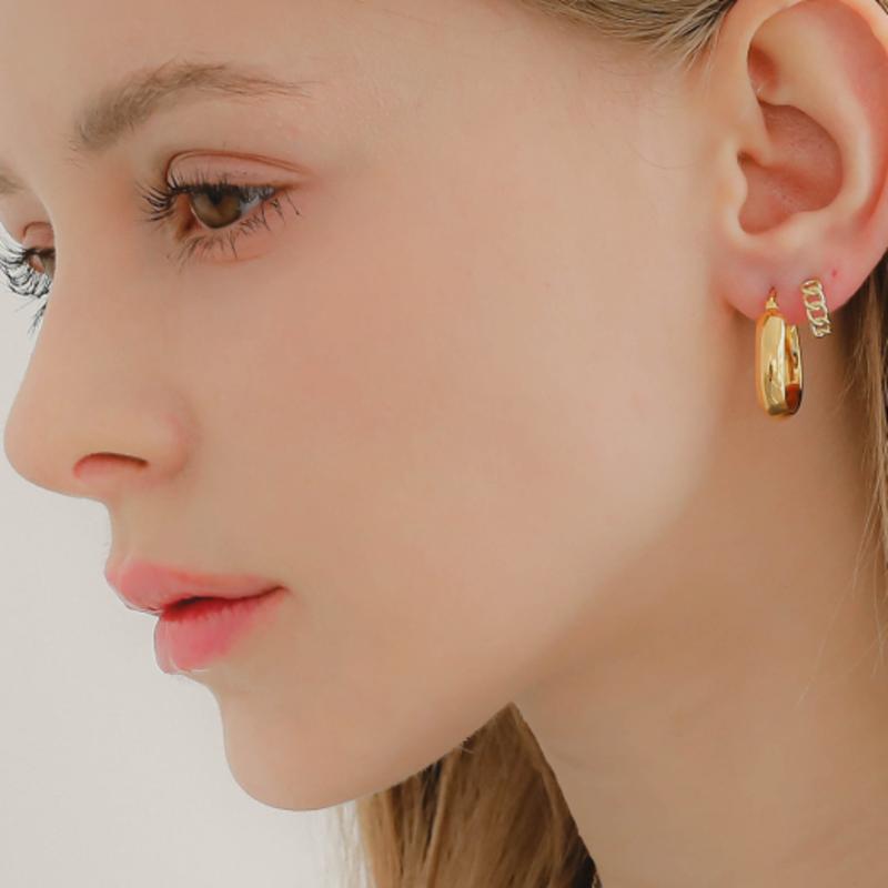 J.Lauren 14K Chain C-Shaped Round Earrings G0266 single type
J.Lauren 14K Chain C-Shaped Round Earrings G0266 single type