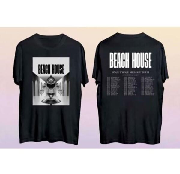 Футболка Beach House Once Twice Melody Tour 2022 M
Футболка Beach House Once Twice Melody Tour 2022 M