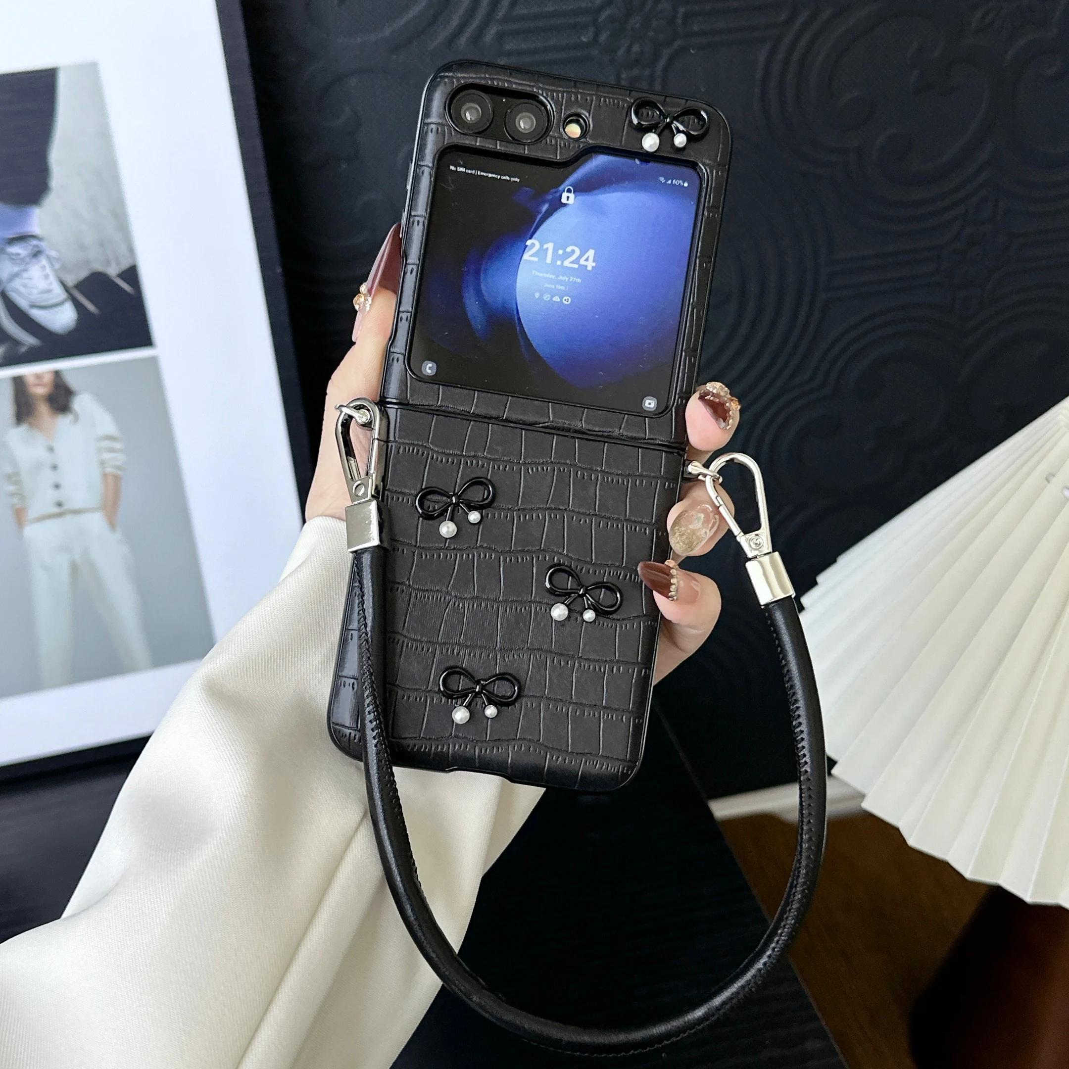 Bow Alligator Pattern PU Leather Wrist Strap Phone Case for Samsung Galaxy Z Flip 7 6 5 4 3 ZFlip7 Protection Shockproof Cover Galaxy Z Flip 7 чорний
Bow Alligator Pattern PU Leather Wrist Strap Phone Case for Samsung Galaxy Z Flip 7 6 5 4 3 ZFlip7 Protection Shockproof Cover Galaxy Z Flip 7 чорний
