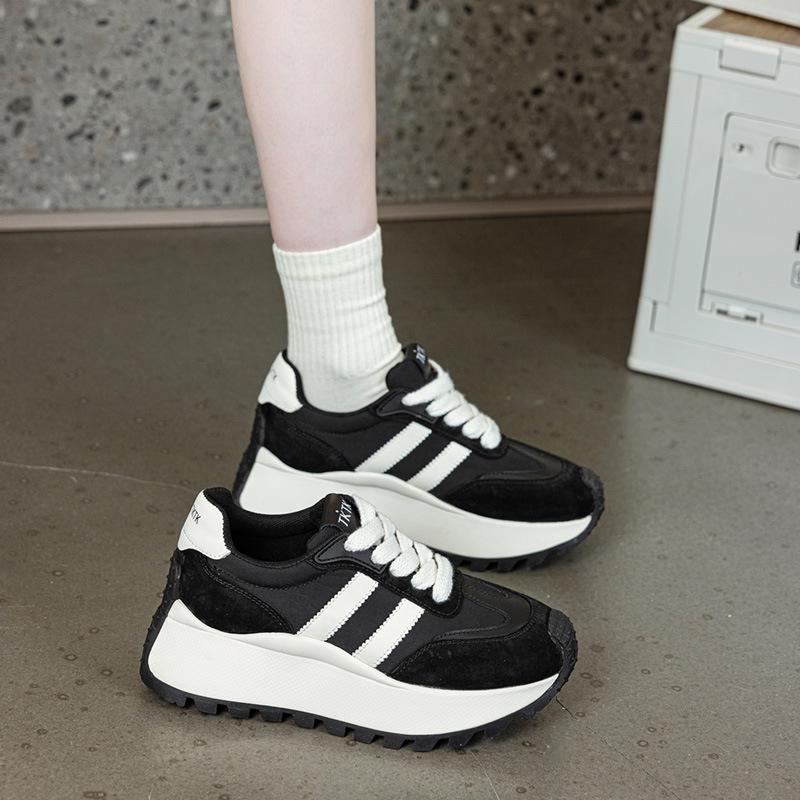 2025 spring new versatile sports Forrest Gump shoes women s German training shoes non-slip small leather platform dad shoes 40 чёрный
2025 spring new versatile sports Forrest Gump shoes women s German training shoes non-slip small leather platform dad shoes 40 чёрный