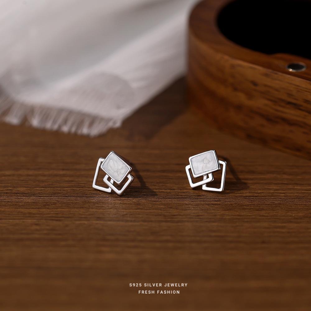 Real 925 Sterling Silver Light Luxury Geometric Dripping Oil Stud Earrings For Mum Daughter Birthday Party Gift Jewelry срібний
Real 925 Sterling Silver Light Luxury Geometric Dripping Oil Stud Earrings For Mum Daughter Birthday Party Gift Jewelry срібний