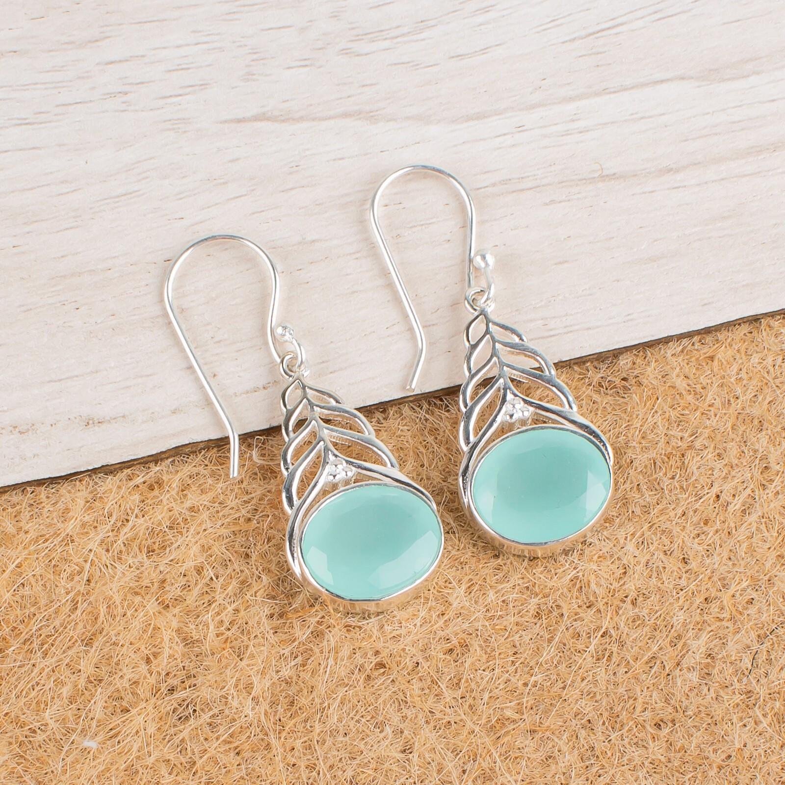 Aqua Chalcedony Gemstone 925 Sterling Silver Jewelry Drop/Dangle Earrings 1.64 CE-1-15
Aqua Chalcedony Gemstone 925 Sterling Silver Jewelry Drop/Dangle Earrings 1.64 CE-1-15