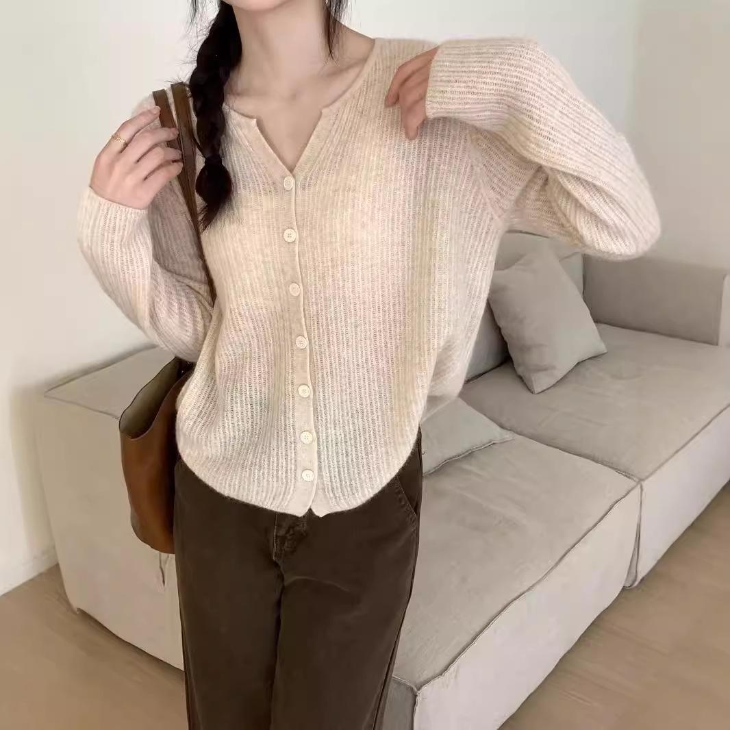 Women s Ribbed Knit Cardigan - Thin Woolen Sweater Coat for Early Autumn 2024, New European Style. S
Women s Ribbed Knit Cardigan - Thin Woolen Sweater Coat for Early Autumn 2024, New European Style. S