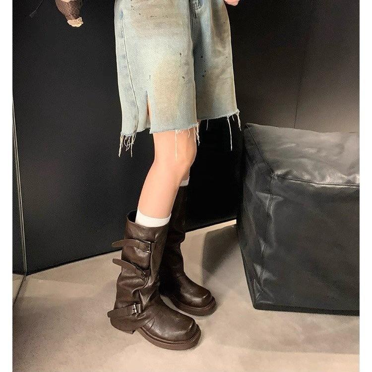 Ruodan same heightening belt buckle square round head pleated medium tube knight boots women s western pleated stacked pants tube boots 40
Ruodan same heightening belt buckle square round head pleated medium tube knight boots women s western pleated stacked pants tube boots 40