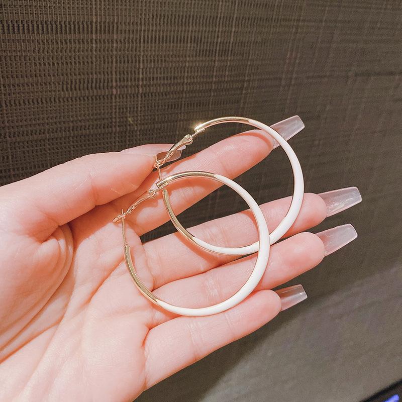 Women s High-end Drop Glazed Large Circular Earrings білий
Women s High-end Drop Glazed Large Circular Earrings білий