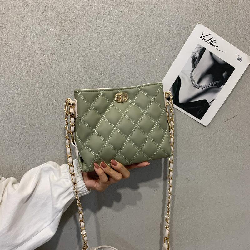 Light luxury niche bag 2025 new trendy versatile diamond women s bag foreign style fashion messenger lock chain bag зелёный
Light luxury niche bag 2025 new trendy versatile diamond women s bag foreign style fashion messenger lock chain bag зелёный