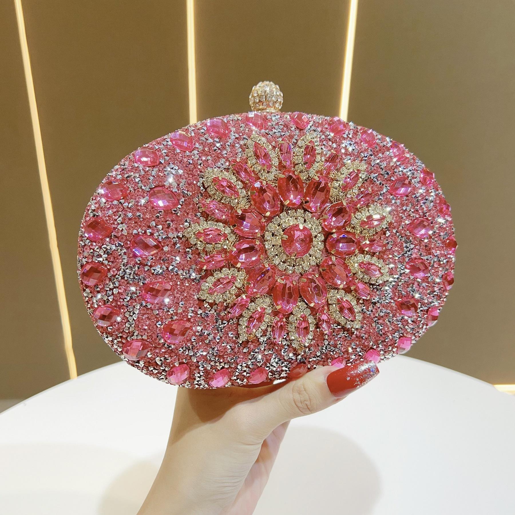 Diamond Floral Evening Bags Rhinestones Chain Shoulder Crossbody Bags For Women Luxury Design Handbags Party Wedding Clutch 15.5-19.5-4.5 cm розы красного
Diamond Floral Evening Bags Rhinestones Chain Shoulder Crossbody Bags For Women Luxury Design Handbags Party Wedding Clutch 15.5-19.5-4.5 cm розы красного