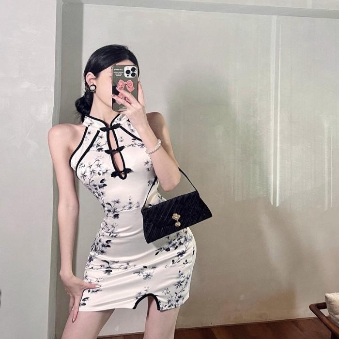 New Sleeveless Off-the-Shoulder Floral Cheongsam with Frog Buttons: Waist-Cinched, Hip-Hugging, Slit Short Dress for Women - Summer Style Medium
New Sleeveless Off-the-Shoulder Floral Cheongsam with Frog Buttons: Waist-Cinched, Hip-Hugging, Slit Short Dress for Women - Summer Style Medium
