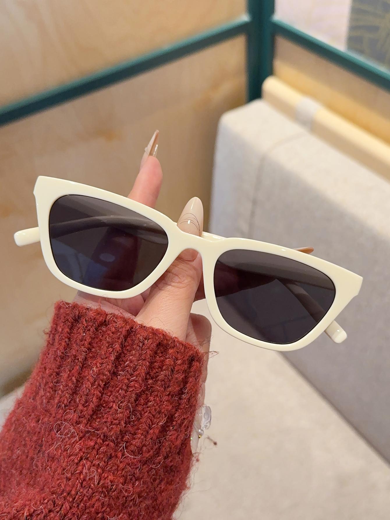 1Pc New Women s Sunglasses Cat Eye Shape Men s Party Club Anti-Reflective Sun Glasses Display Sunglasses for Women
1Pc New Women s Sunglasses Cat Eye Shape Men s Party Club Anti-Reflective Sun Glasses Display Sunglasses for Women