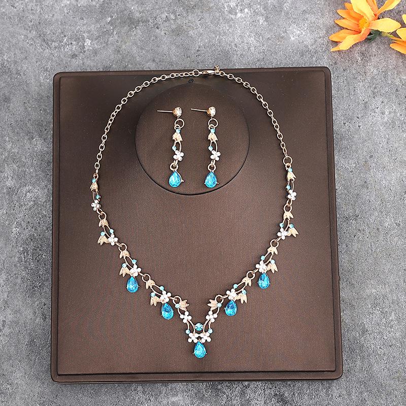 Korean Style Bridal Jewelry Set - Crown, Headband, Earrings, Necklace, & Hair Accessories for Wedding Dresses.
Korean Style Bridal Jewelry Set - Crown, Headband, Earrings, Necklace, & Hair Accessories for Wedding Dresses.