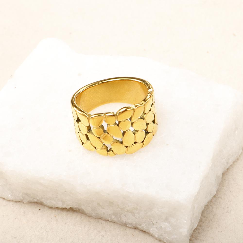Women s Stone Layered Distressed Design Ring: Cold Style, Index Finger, Ancient Method Size 6
Women s Stone Layered Distressed Design Ring: Cold Style, Index Finger, Ancient Method Size 6
