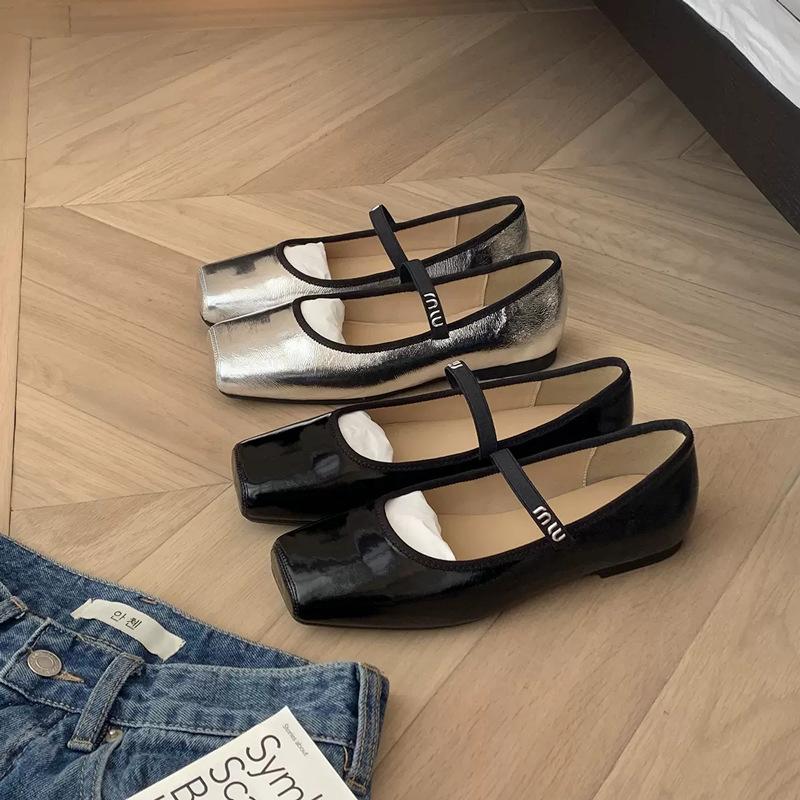 Silver single shoes women s ballet flats leather pig nose retro shallow mouth Mary Jane ballet women s shoes 34 чорний
Silver single shoes women s ballet flats leather pig nose retro shallow mouth Mary Jane ballet women s shoes 34 чорний