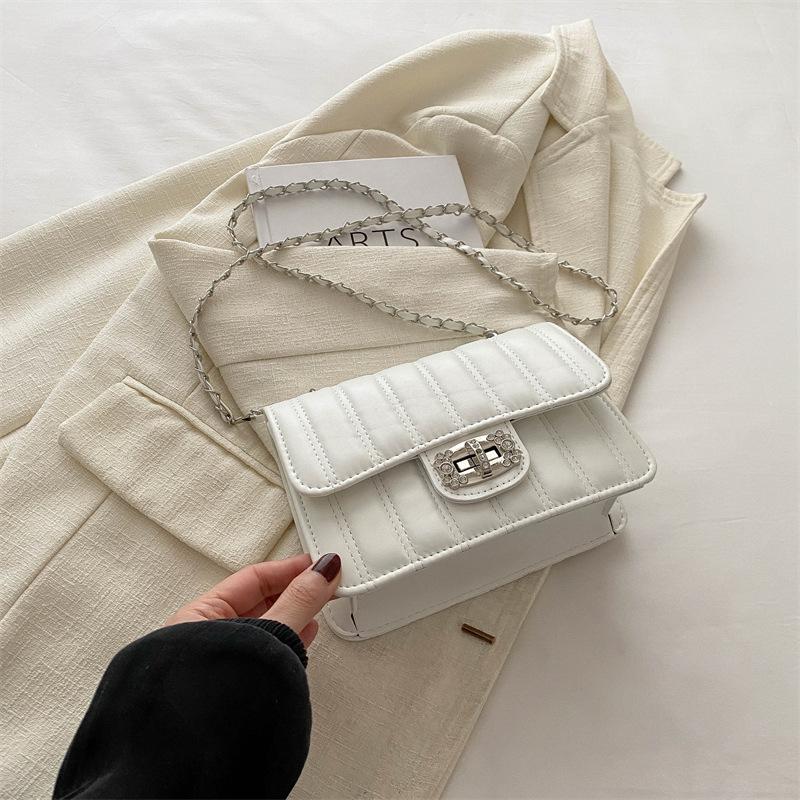 Однотонний повсякденний ланцюжок 2024, нова мода, ретро, мода, проста краса, особистість, невелика квадратна сумка під пахвою білий
Однотонний повсякденний ланцюжок 2024, нова мода, ретро, мода, проста краса, особистість, невелика квадратна сумка під пахвою білий