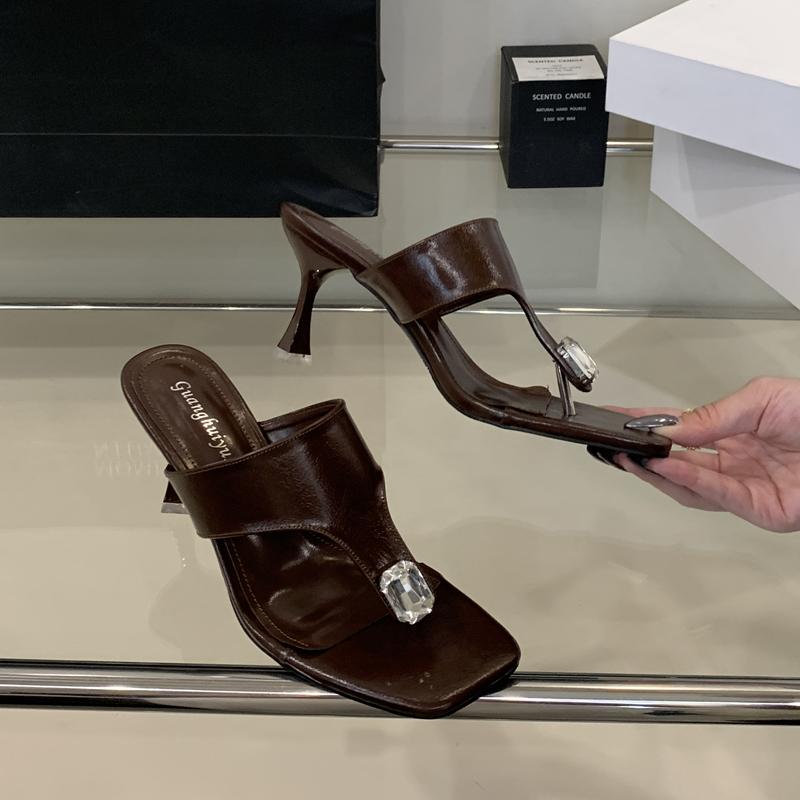 Fashion SUOJIALUN 2025 New Brand Women Slipper Fashion Crystal Slip On Flip Flop Shoes Thin High Heel Elegant Outdoor Dress Sandal Pumps 40 коричневый
Fashion SUOJIALUN 2025 New Brand Women Slipper Fashion Crystal Slip On Flip Flop Shoes Thin High Heel Elegant Outdoor Dress Sandal Pumps 40 коричневый