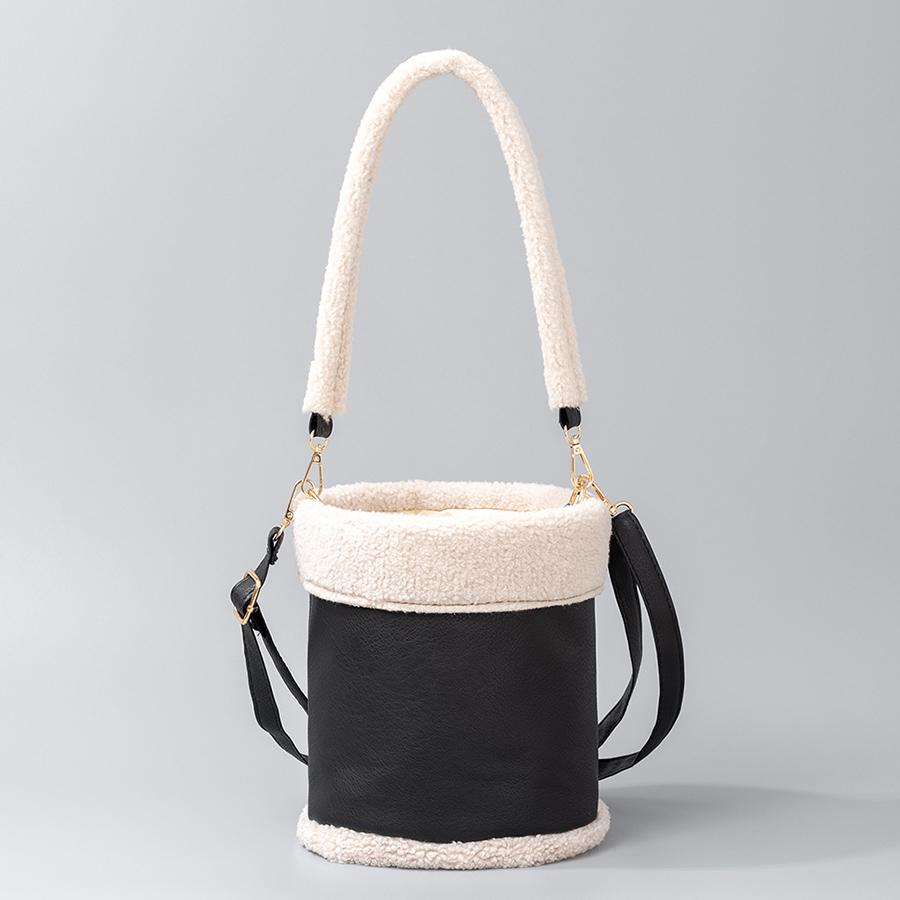 Fashi Plush+PU leather vintage bucket bag women Patchwork shoulder crossbody bag drawstring commuter tote bag Small handbags 20x15x22.5cm
Fashi Plush+PU leather vintage bucket bag women Patchwork shoulder crossbody bag drawstring commuter tote bag Small handbags 20x15x22.5cm