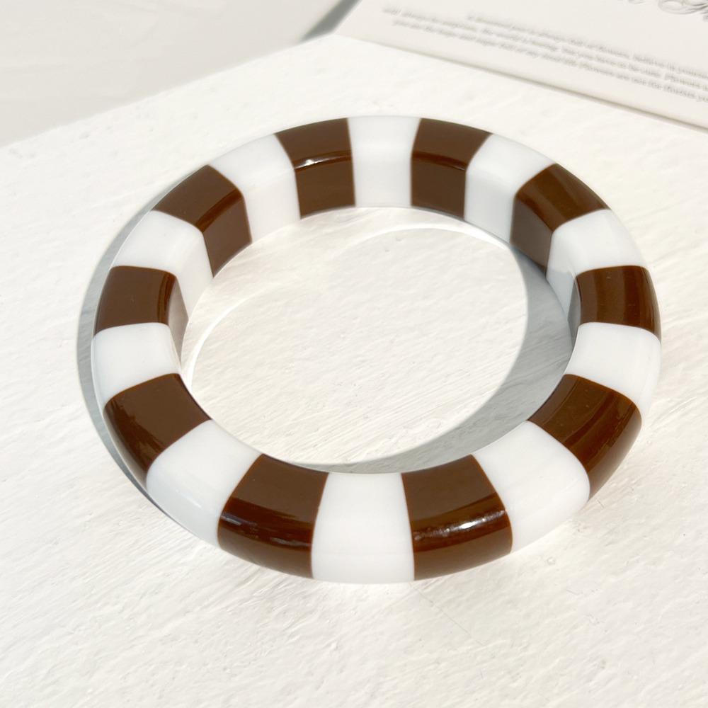Resin Stripe Bangle Color Blocked Boho Bracelets Jewelry Curved Tube Bangle Lady Gifts Style 1
Resin Stripe Bangle Color Blocked Boho Bracelets Jewelry Curved Tube Bangle Lady Gifts Style 1