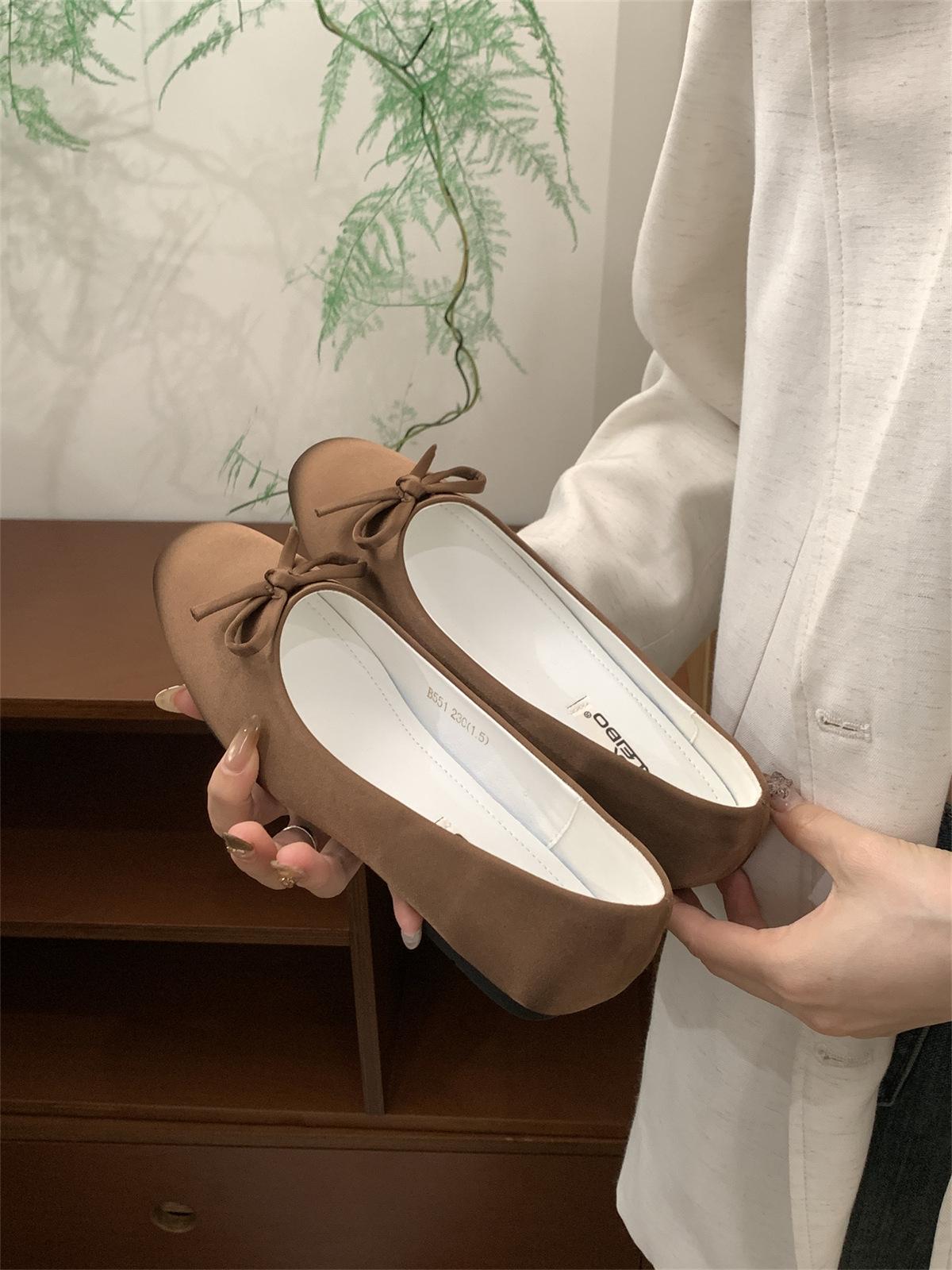 Flat-soled gentle evening shoes French single shoes women s shoes 2025 spring and autumn soft-soled silver ballet shoes 39 коричневый
Flat-soled gentle evening shoes French single shoes women s shoes 2025 spring and autumn soft-soled silver ballet shoes 39 коричневый