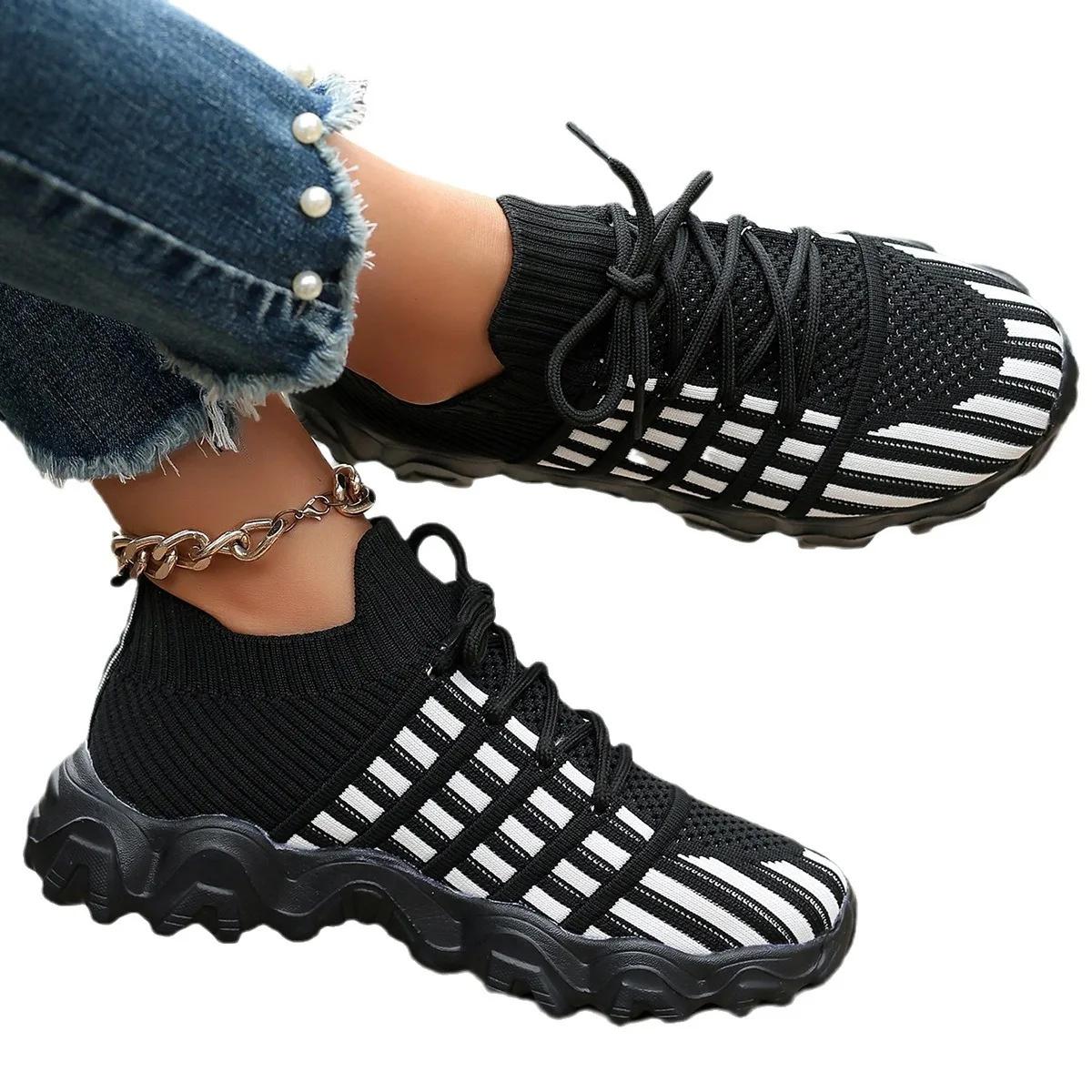 Модные женские повседневные кроссовки из сетки для бега на открытом воздухе, легкие, для ходьбы, черно-белый шахматный узор, спортивные для женщин 35 чёрный
Модные женские повседневные кроссовки из сетки для бега на открытом воздухе, легкие, для ходьбы, черно-белый шахматный узор, спортивные для женщин 35 чёрный