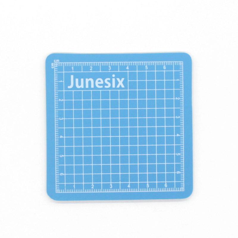 1 шт. 8*8 см Цветные мини-коврики для резки для детского творчества, гравировки, штамповки, бумажная подложка, настольная защитная доска, художественные школьные принадлежности небесно-голубой
1 шт. 8*8 см Цветные мини-коврики для резки для детского творчества, гравировки, штамповки, бумажная подложка, настольная защитная доска, художественные школьные принадлежности небесно-голубой