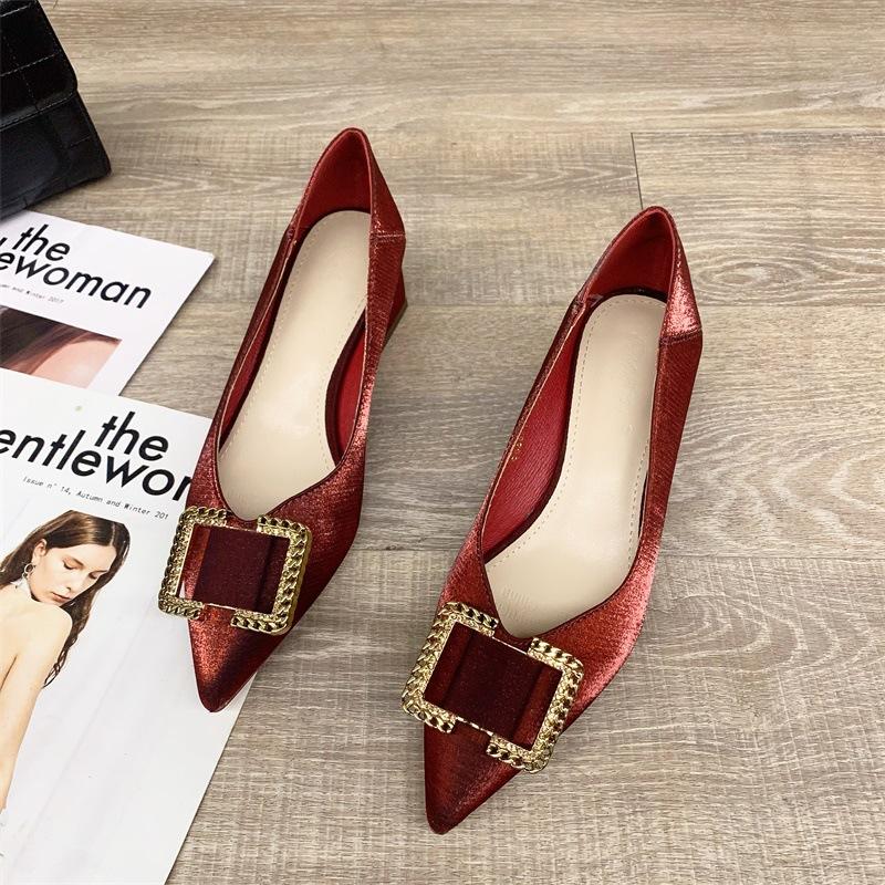 New single shoes women s medium heel thick heel women s high heels square buckle shallow mouth pointed head fashionable and elegant banquet shoes 34 чорний
New single shoes women s medium heel thick heel women s high heels square buckle shallow mouth pointed head fashionable and elegant banquet shoes 34 чорний