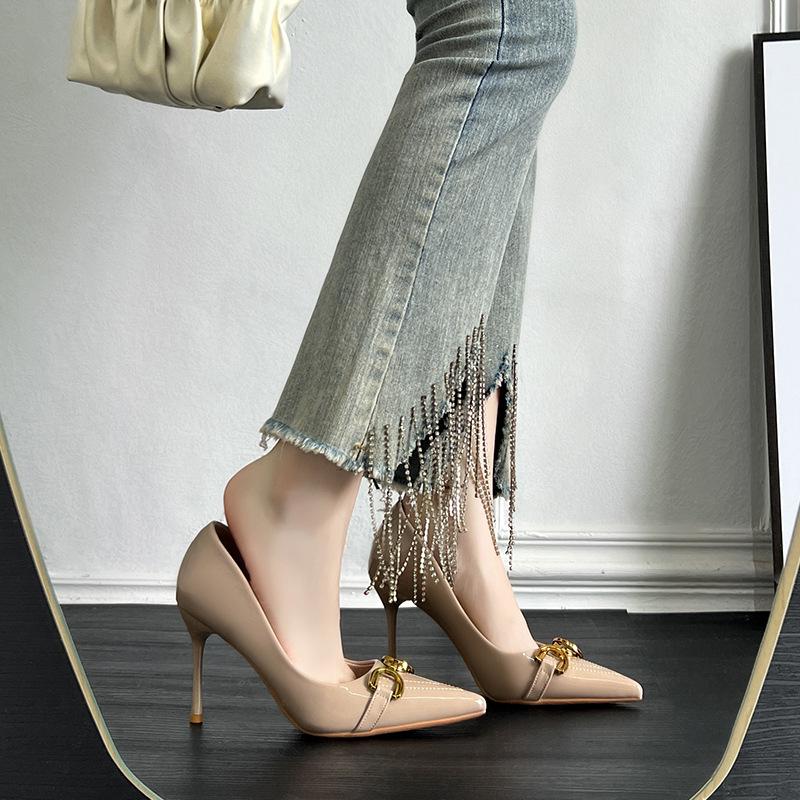 French high heels women s new summer pointed single shoes rear thin heels fashionable European and American style sexy single shoes 34
French high heels women s new summer pointed single shoes rear thin heels fashionable European and American style sexy single shoes 34