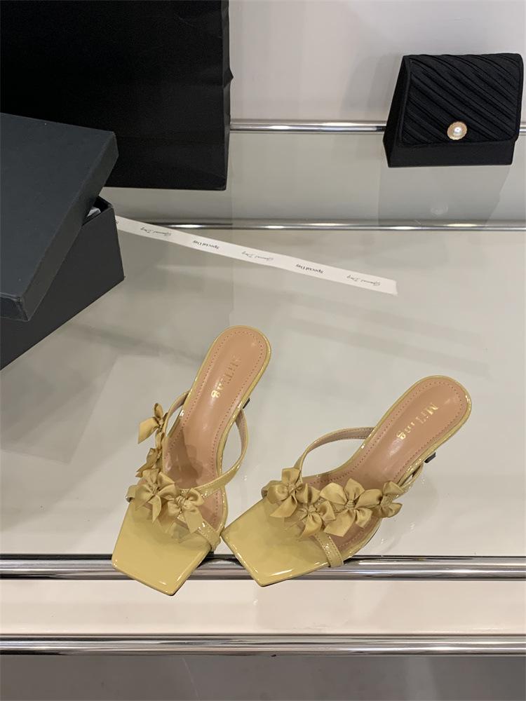 Mi Ting 2025 new fairy style sexy outer slippers versatile stiletto square head open toe temperament word sandals 39 жёлтый
Mi Ting 2025 new fairy style sexy outer slippers versatile stiletto square head open toe temperament word sandals 39 жёлтый