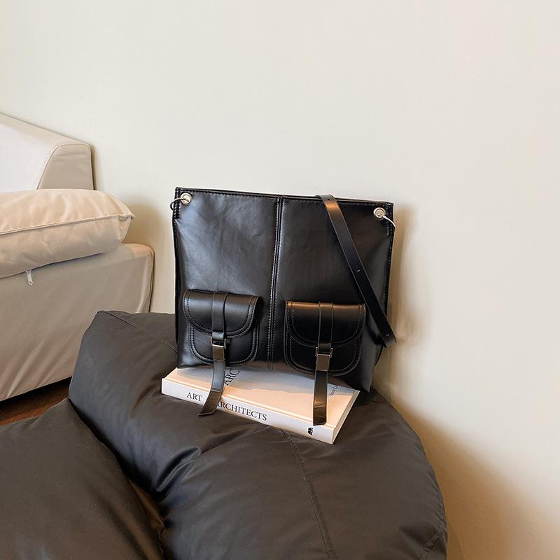 High value retro fashion trend casual solid color shoulder messenger bag women s large capacity tote bag чёрный
High value retro fashion trend casual solid color shoulder messenger bag women s large capacity tote bag чёрный