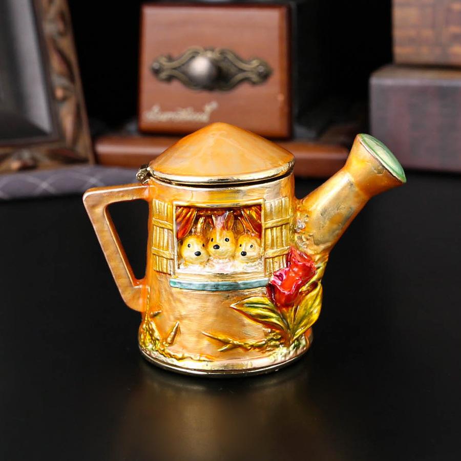 Squirrel kettle jewelry box, roses, three little squirrels storage box, flip cover, dust-proof enamel jewelry storage 10*5.8*7.5 помаранчевий
Squirrel kettle jewelry box, roses, three little squirrels storage box, flip cover, dust-proof enamel jewelry storage 10*5.8*7.5 помаранчевий