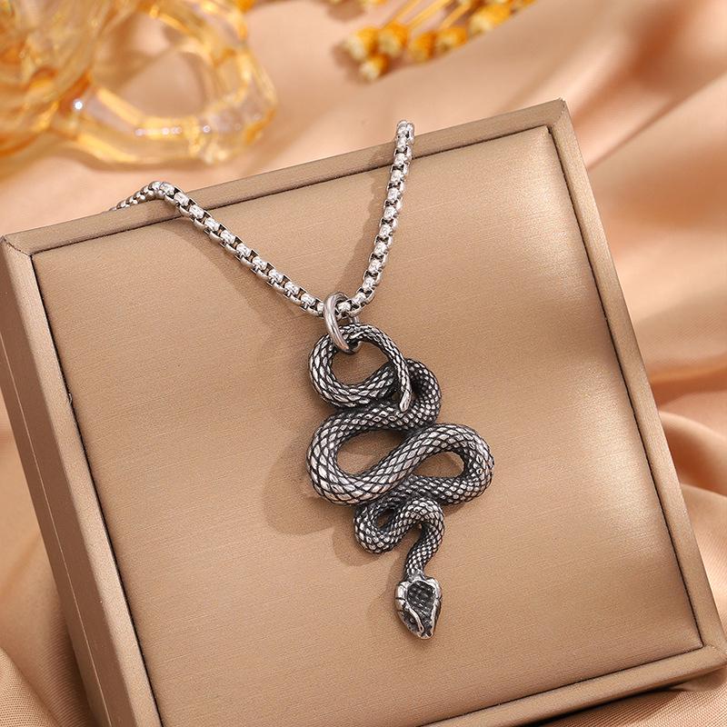 Exquisite Men s Snake Pendant Titanium Necklace - Fashionable, Durable, Non-fading Jewelry
Exquisite Men s Snake Pendant Titanium Necklace - Fashionable, Durable, Non-fading Jewelry