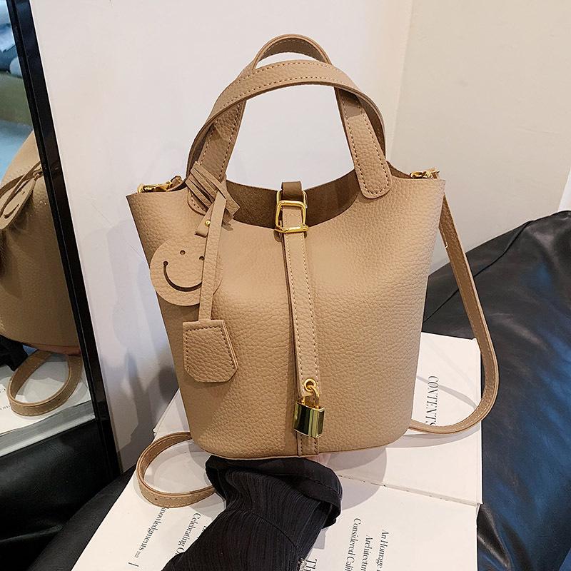 Niche Lychee Pattern Bag 2026 New Handbag Shopping Basket Female Bag Bucket Bag Simple Mother Bag Crossbody Bag хакі
Niche Lychee Pattern Bag 2026 New Handbag Shopping Basket Female Bag Bucket Bag Simple Mother Bag Crossbody Bag хакі
