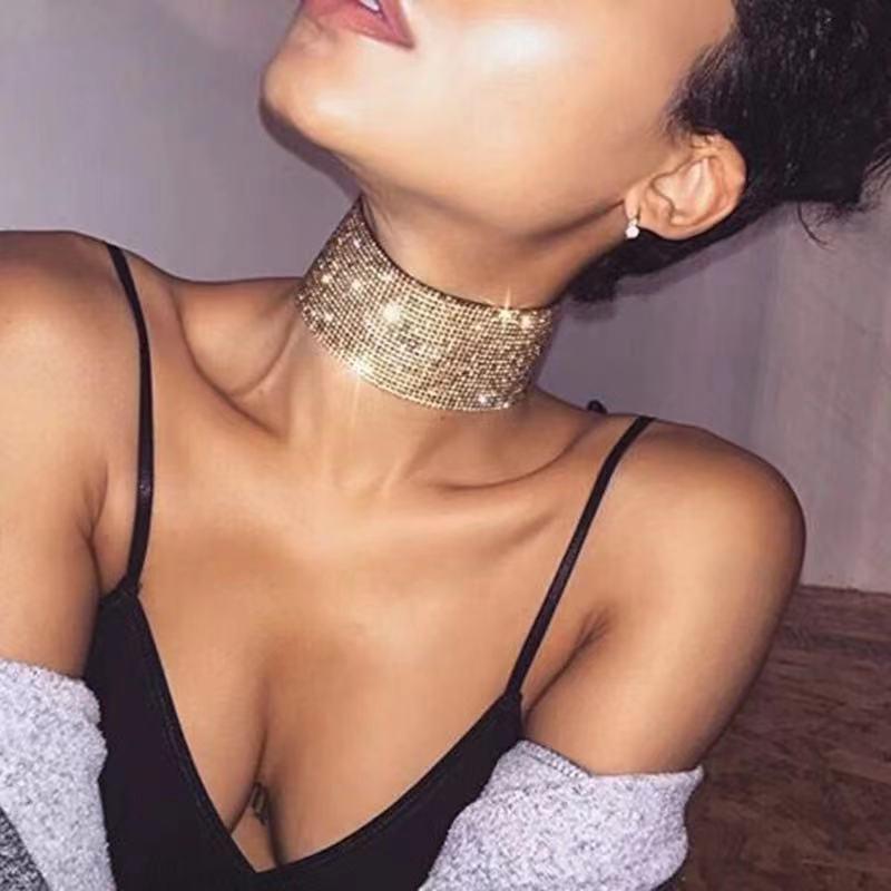 Trendy European & American Rhinestone Choker: 14-Row Multi-Layer Necklace with Claw Chain золотой
Trendy European & American Rhinestone Choker: 14-Row Multi-Layer Necklace with Claw Chain золотой